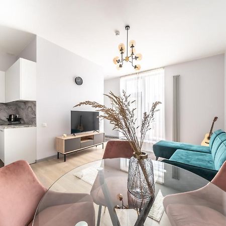 New Comfortable 2 Bedroom Cottage w/Big Terrace Jūrkalne Exteriör bild